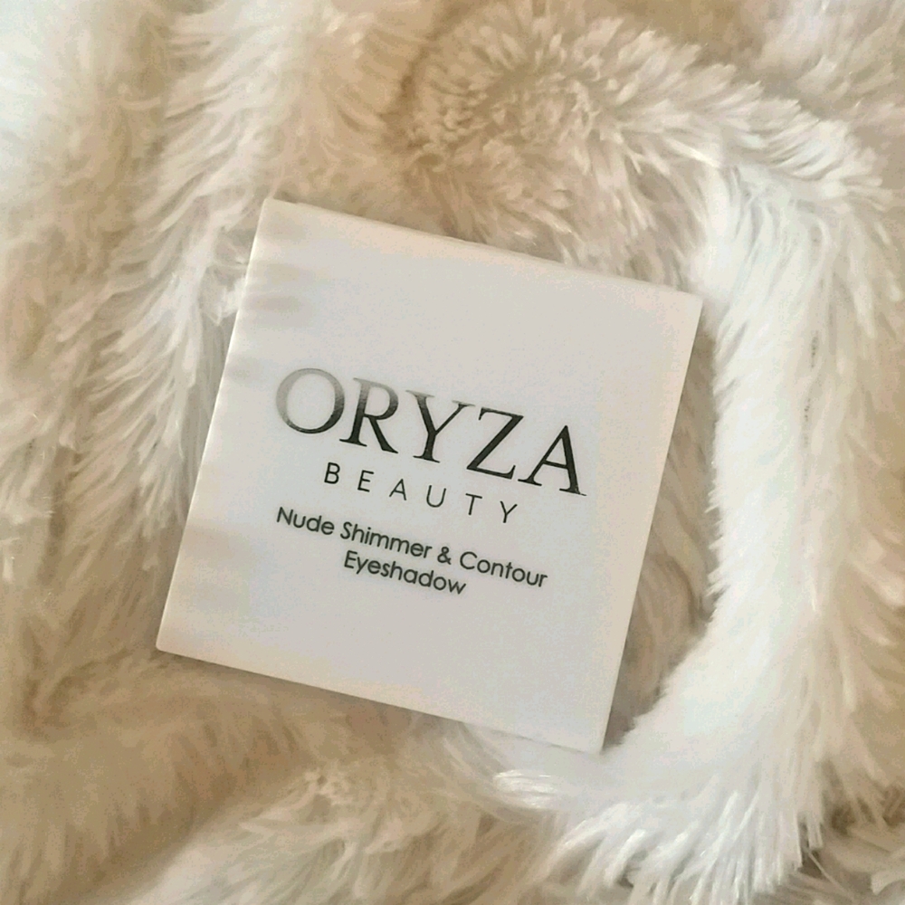 Oryza Nude Shimmer and Contour Eyeshadow